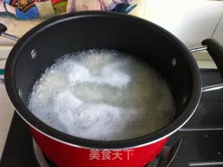 皮蛋瘦肉粥的做法的做法步骤：2