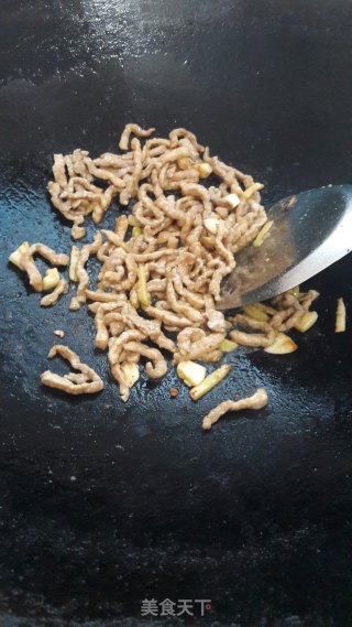 青椒炒肉的做法步骤：7