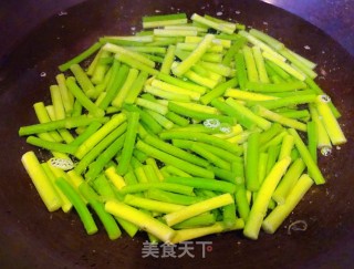 海肠拌蒜苔胡萝卜#酸辣美食#的做法步骤：3