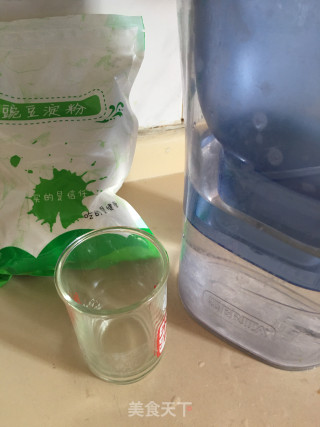 伤心凉粉的做法步骤：1