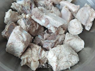豆芽排骨汤的做法步骤：2