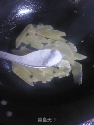 青笋银耳炒肉片的做法步骤：8