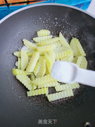 香辣土豆条的做法步骤：8