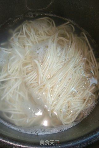 鸡蛋洋葱盖码面的做法步骤：9