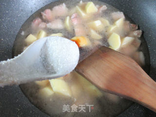 五花肉土豆焖油豆角的做法步骤：9