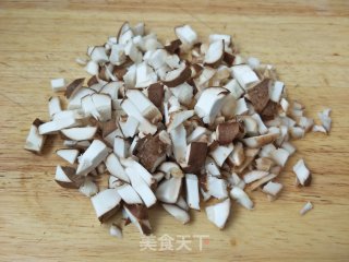 香菇肉酱打卤面的做法步骤：2