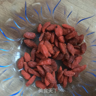 枸杞小米粥的做法步骤：2