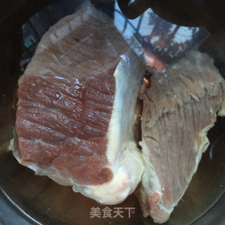 家常胡萝卜牛肉包的做法步骤：2