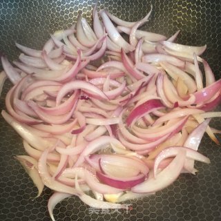 洋葱青瓜炒牛肉的做法步骤：2