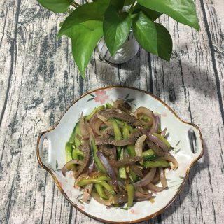 洋葱青瓜炒牛肉的做法步骤：6