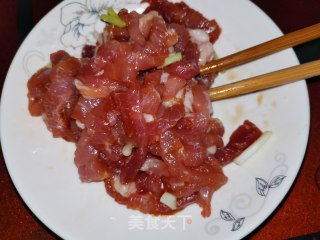 蟹味菇炒肉的做法步骤：3