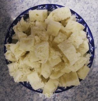 炒馒头块的做法步骤：2