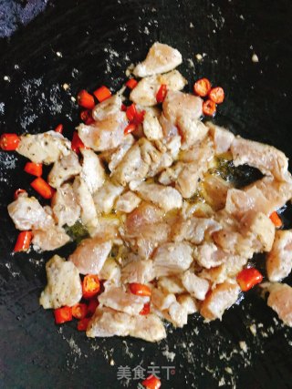 蒜薹炒鸡胸肉的做法步骤：5