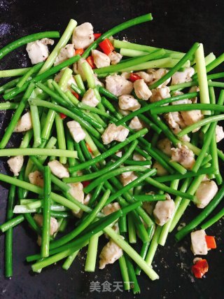 蒜薹炒鸡胸肉的做法步骤：6