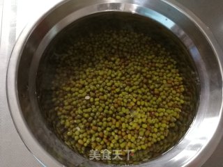 绿豆糕的做法步骤：1