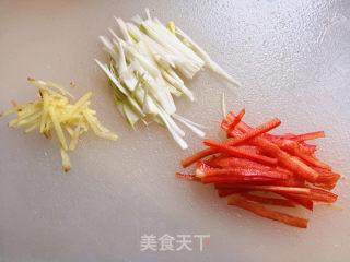 清蒸鲈鱼的做法步骤：3