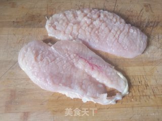 嫩煎鸡胸肉的做法步骤：1