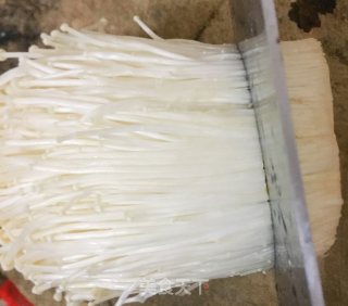 金针菇炒火腿的做法步骤：1