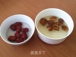 排骨莲藕煲的做法步骤：1