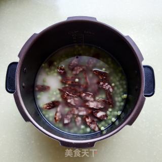 腊肠豌豆饭的做法步骤：5