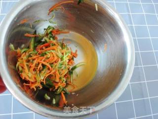 黄瓜早餐饼的做法步骤：4