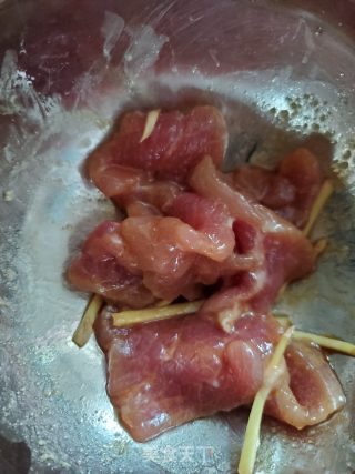 番茄牛肉汤米粉的做法步骤：2