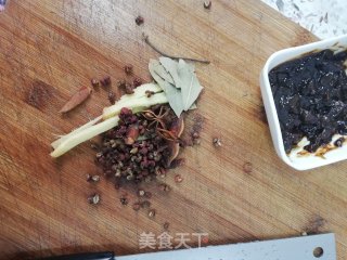 家常卤鸭脖鸭掌的做法步骤：4