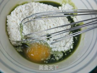 油麦菜鸡蛋饼的做法步骤：3