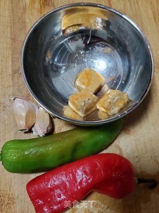 椒丝腐乳炒空心菜的做法步骤：2