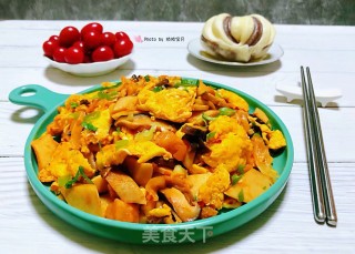 双菇辣白菜炒鸡蛋的做法步骤：12