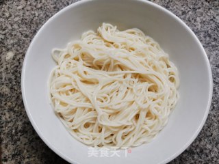 豆角鸡蛋打卤面的做法步骤：1