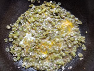 豆角鸡蛋打卤面的做法步骤：6