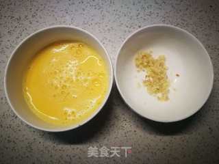 简易版蟹黄蛋的做法步骤：1