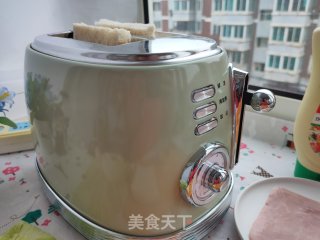 鱼子酱火腿简易汉堡的做法步骤：3