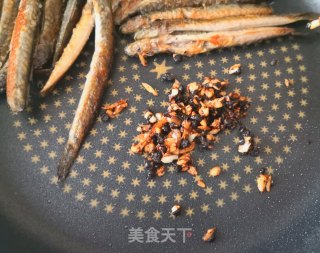 香煎泥鳅鱼的做法步骤：7