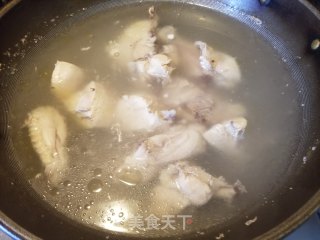 胡椒猪肚腐竹鸡汤的做法步骤：3