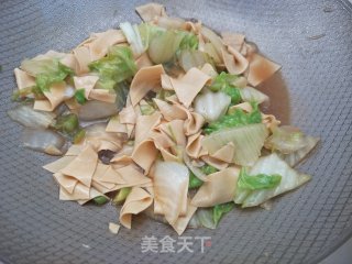 白菜炒干豆腐的做法步骤：7
