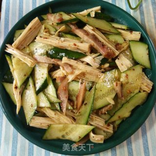 猪头肉腐竹拌瓜片的做法步骤：7