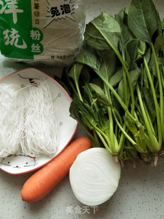 菠莱胡萝卜炒粉丝的做法步骤：1