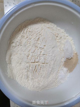 紫薯豆沙包的做法步骤：1