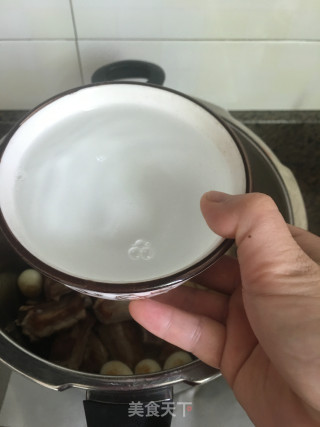 猪小排炖蛋的做法步骤：5