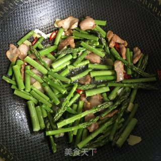 炒芦笋的做法步骤：4