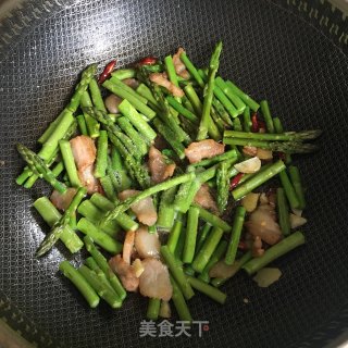 炒芦笋的做法步骤：5