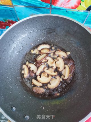 空心菜梗炒香菇的做法步骤：6