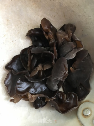 鲮鱼丸粉条汤的做法步骤：4