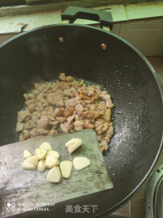 家常炒肉的做法步骤：3