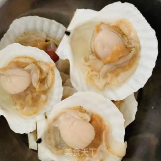 蒜香烤扇贝-海鲜美食的做法步骤：1