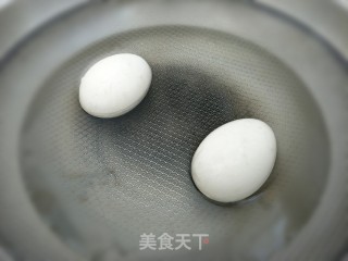 香葱拌鹅蛋的做法步骤：2