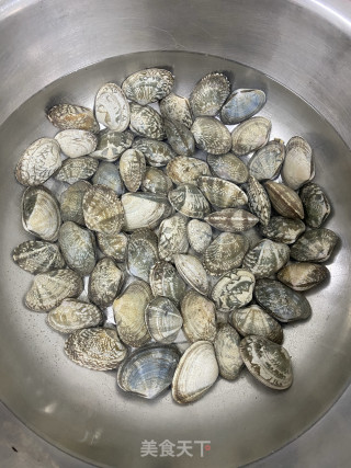 爆炒花蛤的做法步骤：1