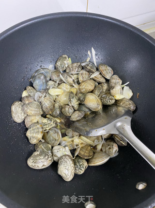 爆炒花蛤的做法步骤：4